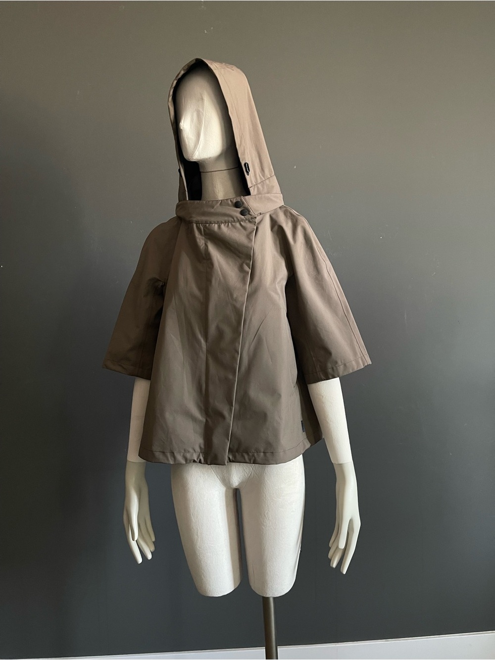 Herno Laminar Taupe Gore-Tex Hooded Cape Jacket Quiet Luxury Gorpcore IT Size 42